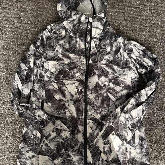 Lululemon Mist Over Abstract Black and White Windebreaker Jacket NWOT SZ 8 - Picture 1 of 4